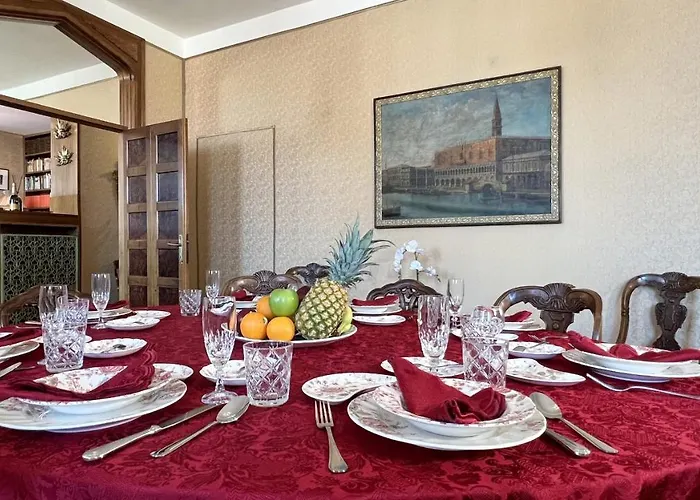 Grand Canal Panorama *